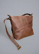 Load image into Gallery viewer, Tiffany Shoulderbag - Dark Brown
